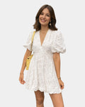Anastasie | Vestido mini bordado con mangas acampanadas